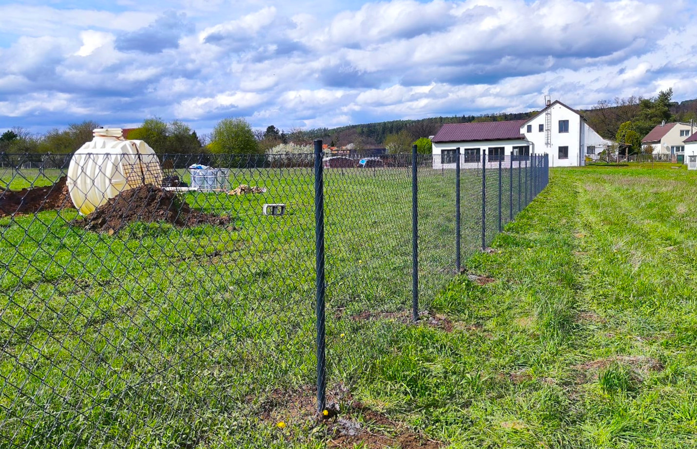 4bcf7dc1-018f-430d-ad0b-493bde2d3932